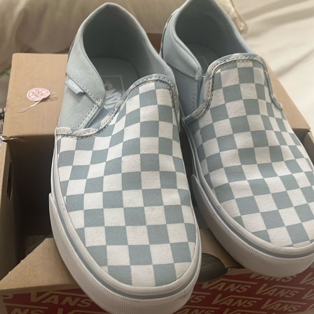 Worn once!!! Size 6.5 women’s